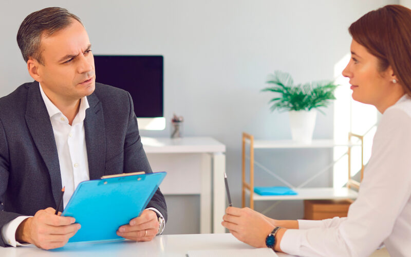 Por qué es tan difícil para los jóvenes conseguir empleo en este momento (y qué habilidades necesitan para destacar, según un experto de LinkedIn)